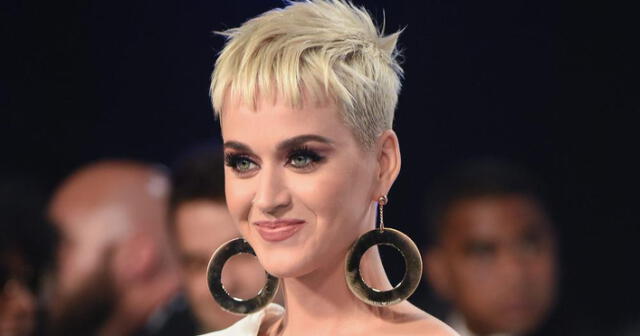Tildan de racista a Katy Perry y la obligan a retirar su línea de zapatos