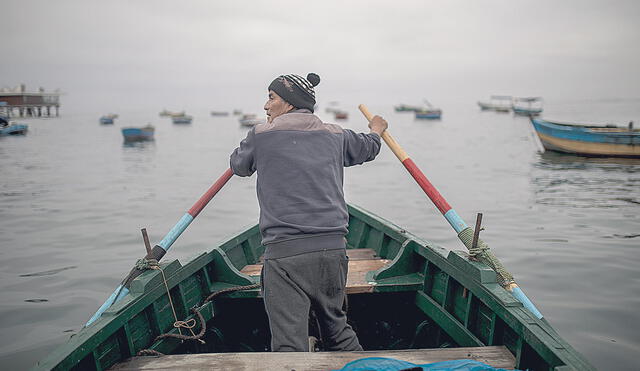 Rolando Jounio, pescador artesanal desde los 16. Sus familiares lo animaron a tomar este rubro ante la falta de oportunidades. Foto: Aldair Mejía/La República