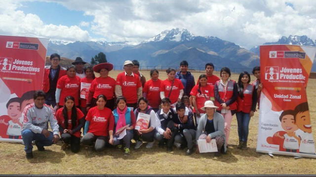 Realizan talleres de emprendimiento para jóvenes de comunidad campesina de Cusco