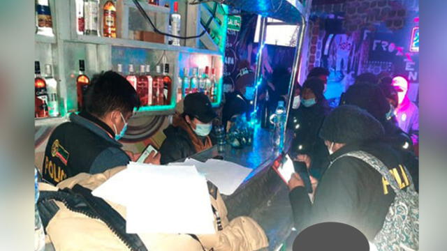 Policía y Fiscalía ingresaron a establecimiento nocturno que operaba en La Rinconada. Foto: PNP