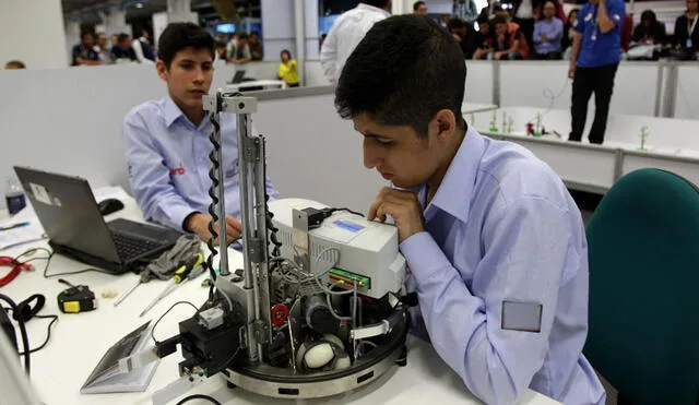 Estudiantes peruanos se beneficiarán con el empoderamiento de ciencia, tecnología e innovación. Foto: Referencial/EFE