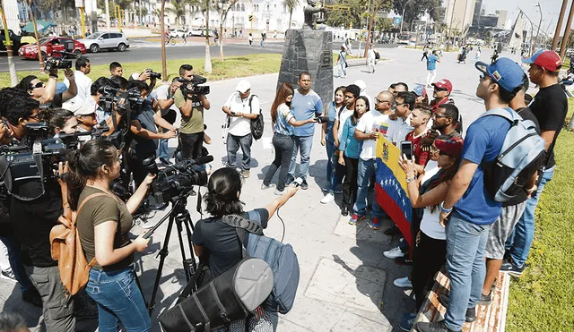 Guaidó llama a mantener la protesta y López se refugia en Embajada de España