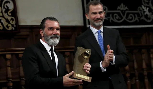 Felipe VI premia el talento de Antonio Banderas