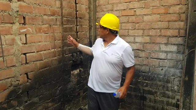José Alfredo Asto Hinostroza explica qué daños sufrió su casa tras deflagración. (Foto: GLR - URPI)
