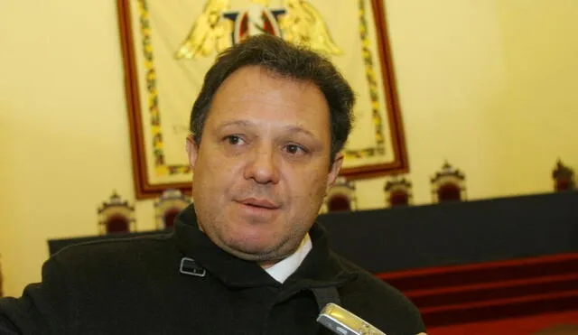 Carlos Mesía fue quien adelantó que Fuerza Popular votará a favor de admitir a trámite la moción de vacancia. Foto: La República
