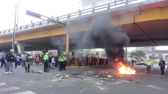 Estudiantes protestaron en los alrededores de la Ciudad Universitaria de San Marcos. Foto: Difusión