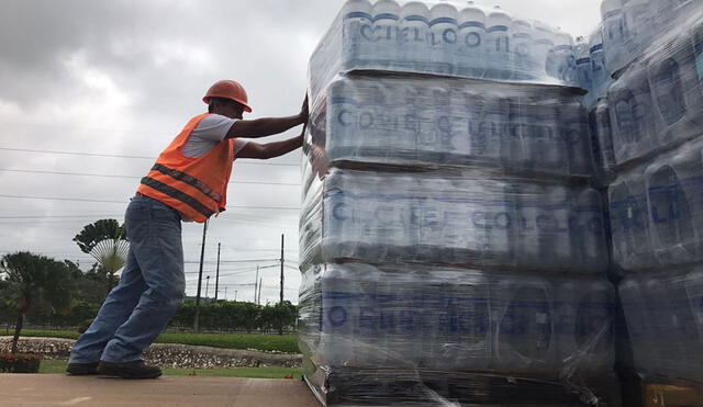 AJE donó 300 toneladas de agua a damnificados de Piura
