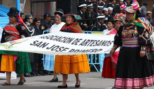 Gran desfile cívico militar por 350 aniversario de ciudad de Puno [FOTOS]