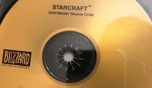 En 2017, un usuario de Reddit encontró un disco dorado con el código fuente final de Starcraft y lo devolvió a Blizzard.