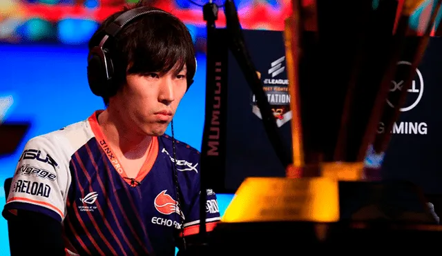 Momochi, jugador profesional de Street Fighter V, rechaza miles de dólares en premios.