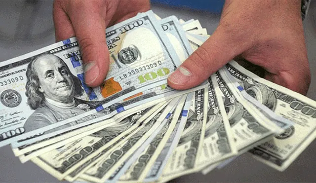 Dólar abre con ligera alza de 3,427 soles