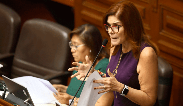 Vicepresidenta Mercedes Aráoz negó que se busque cerrar el Congreso. Foto: La Repúblic