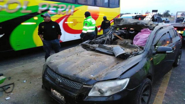 Choque entre automóvil y bus deja un muerto en La Libertad
