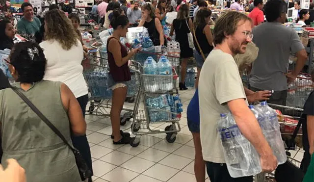 Crece demanda de agua en supermercados tras corte del servicio por huaicos