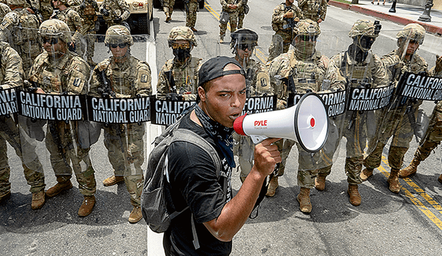 Fuerza. Miles de miembros de la Guardia Nacional fueron desplegados a diferentes ciudades de los Estados Unidos para tratar de controlar el caos de las protestas.