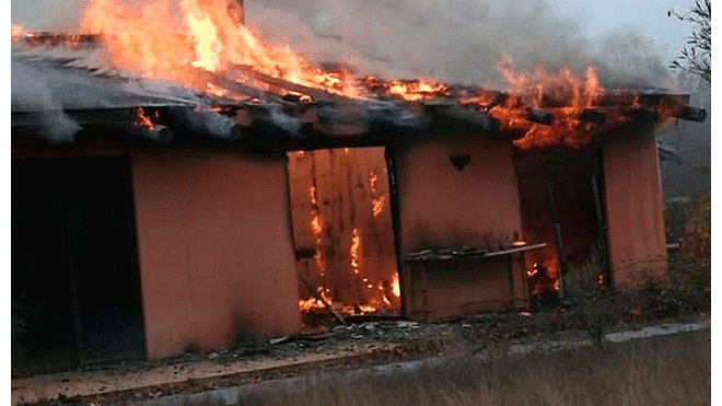 Incendio consume vivienda de Augusto Pinochet en Valparaíso