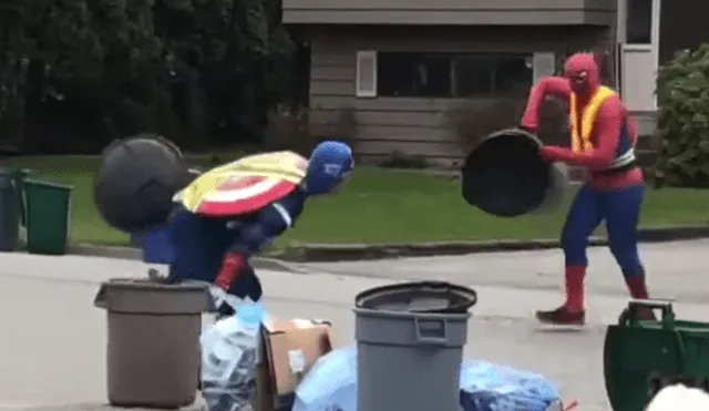 A través de YouTube se hizo viral el momento en que un par de recolectores de basura sorprenden a los niños vistiéndose de superhéroes.