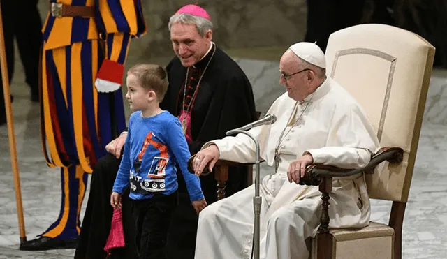 “Es argentino, es indisciplinado”, dijo el papa sobre niño que irrumpió en audiencia [VIDEO]