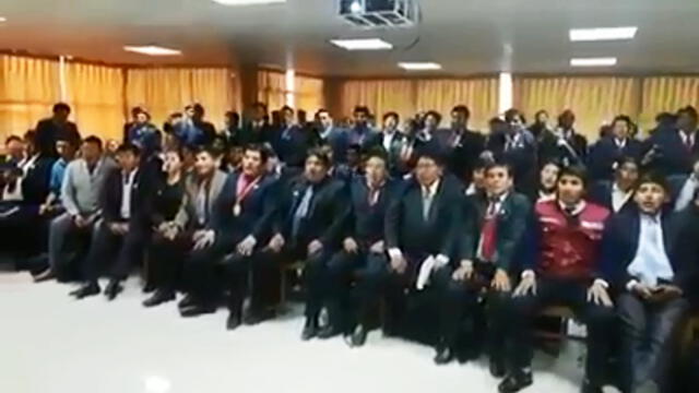 Autoridades de Puno respaldan al presidente Martín Vizcarra
