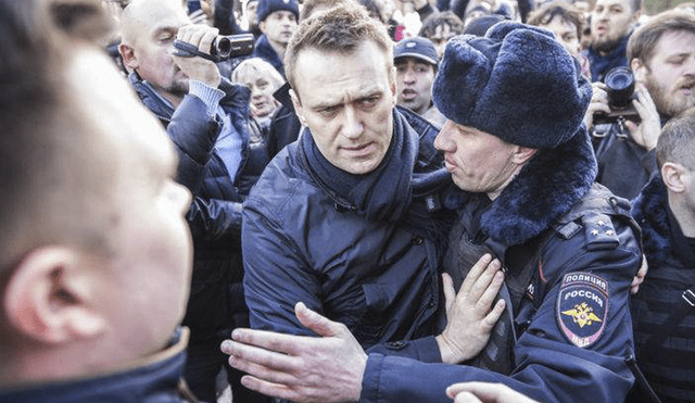 Alexei Navalny fue ingresado en el hospital, en la unidad de cuidados intensivos, donde está en coma y conectado a un respirador artificial. Foto: AFP