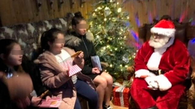 Mujer decide celebrar Navidad junto a sus hijas en octubre, al saber que le quedan dos semanas de vida