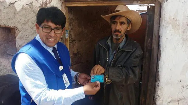 Cusco: Hombre 'invisible', David Villena, recibió DNI tras 23 años 