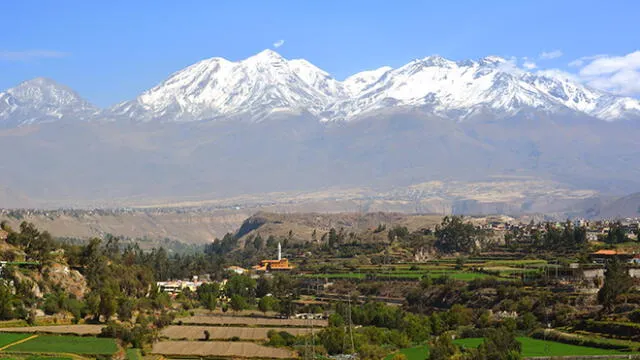 Arequipa: IGP instaló moderno sensor en el volcán Chachani para vigilar su actividad