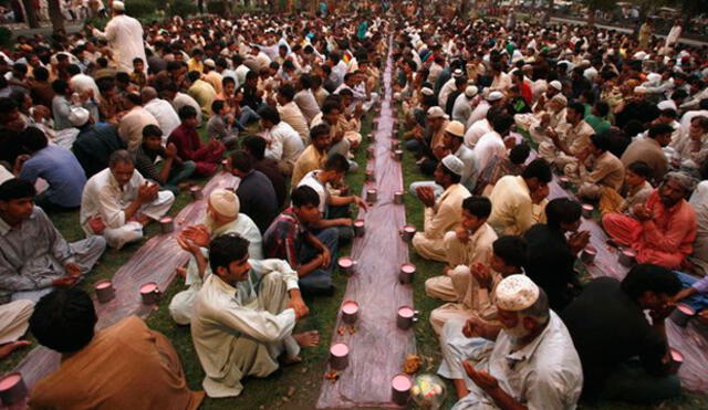 Ramadán: musulmanes iniciaron tradicional ayuno que dura un mes