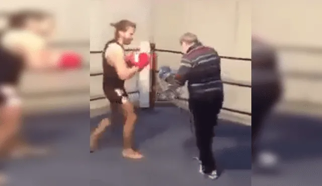 Facebook: boxeador subestima a abuelito en un ring y él le da un brutal merecido [VIDEO]