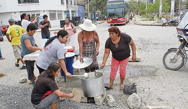 Piura: Pobladores bloquean calle y exigen a comuna rehabilitar vía dañada por El Niño