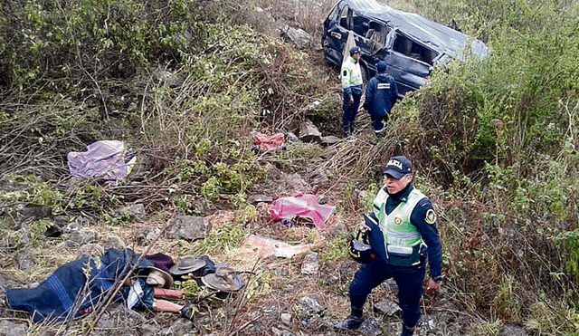 Cajamarca. Vehículo cayó hacia abismo de 400 metros de profundidad.