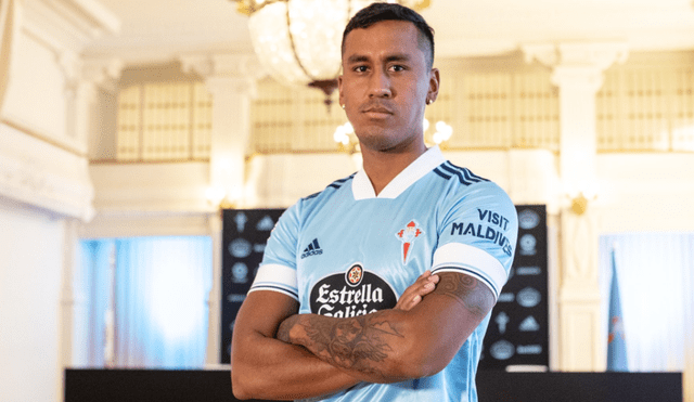 Renato Tapia posó con la camiseta del Celta de Vigo. (Créditos: Twitter Renato Tapia)