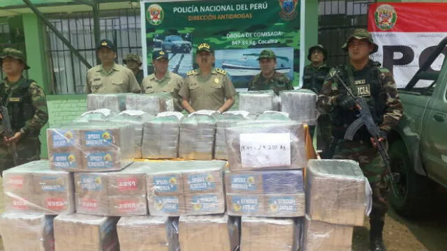 Policía presentó 840 kilos de droga decomisada en Piura