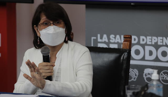 Ministra indicó que las decisiones que se toman en medio de la pandemia siempre implican un cierto grado de riesgo. Foto: Jorge Cerdán / La República.