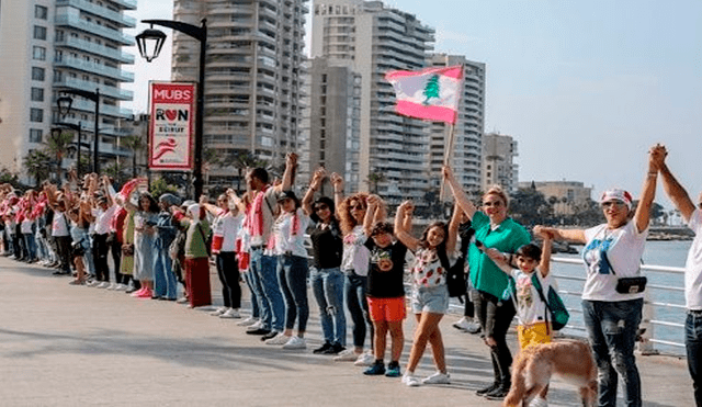 Seis dólares para hablar por WhatsApp: el nuevo impuesto que desató las protestas y el caos en Líbano [VIDEO]