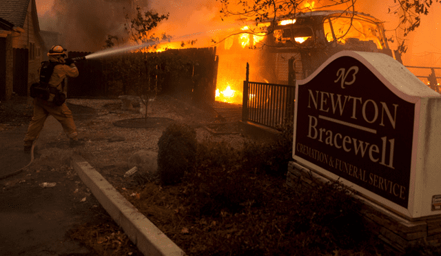Catastróficos incendios forestales en California dejan 5 muertos y miles de evacuados [FOTOS]