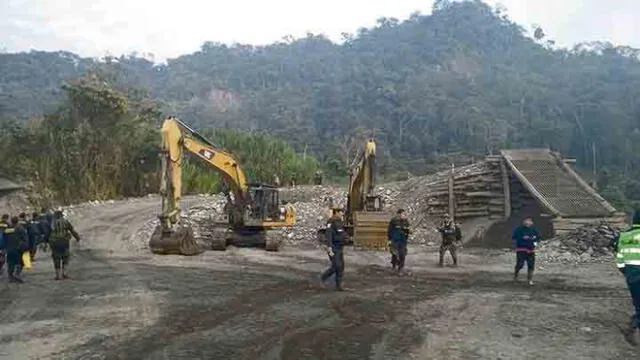 Hallan excavadora del Gobierno Regional de Puno en zona de minería ilegal