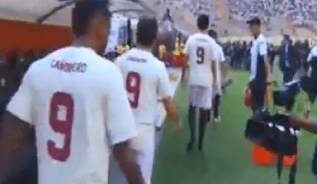 Universitario: Jugadores salieron a la cancha con camiseta en honor a Lolo Fernández [VIDEO]