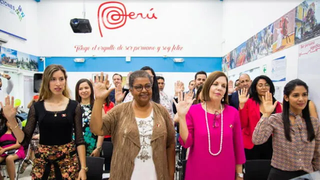 Nuevos compatriotas se comprometieron a respetar las leyes peruanas y ejercer su ciudadanía con responsabilidad. (Foto: Migraciones)