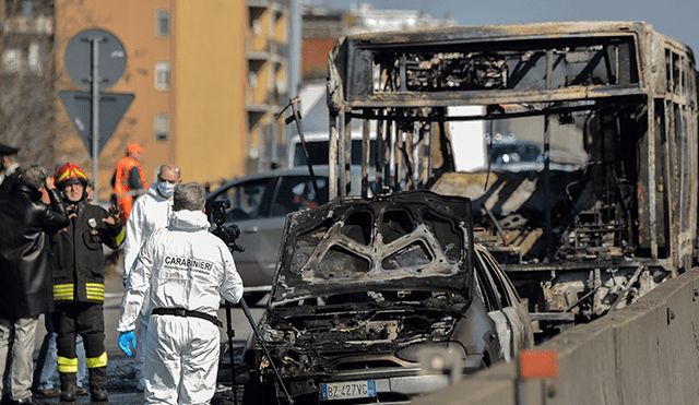 Hombre secuestró un bus con 51 niños e intentó incinerarlo por venganza [FOTOS]