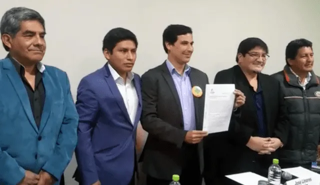 Elecciones 2018: Combina firma compromiso profamilia con pastor evangélico José Linares