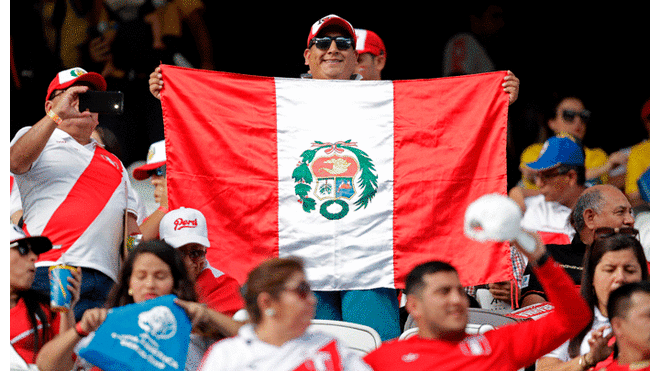 Hinchas peruanos alienta a la selección de Perú en la Copa América 2019. Foto: GLR