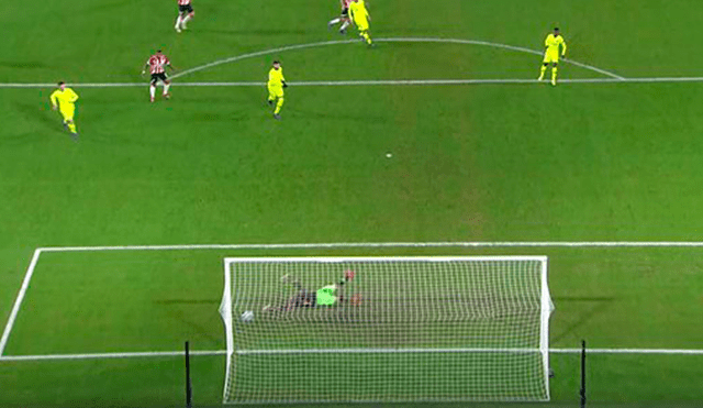 Barcelona vs PSV: el palo salvó a azulgranas tras remate de Gastón Pereiro [VIDEO]