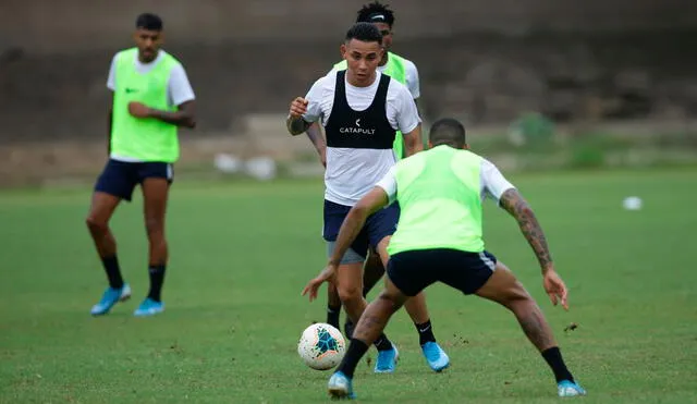 Jean Deza fue captado en altas horas de la noche en plena pretemporada.