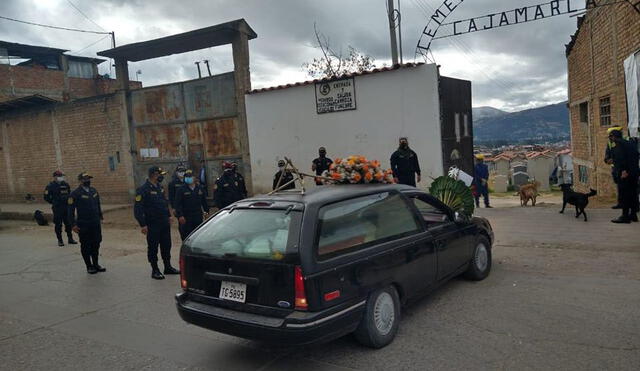 Policías fueron sepultados en cementerio de Cajamarca.
