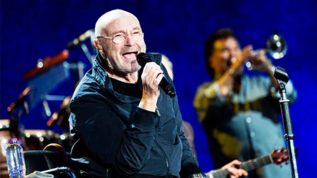 Cantante Phil Collins brinda concierto en silla de ruedas [FOTOS]
