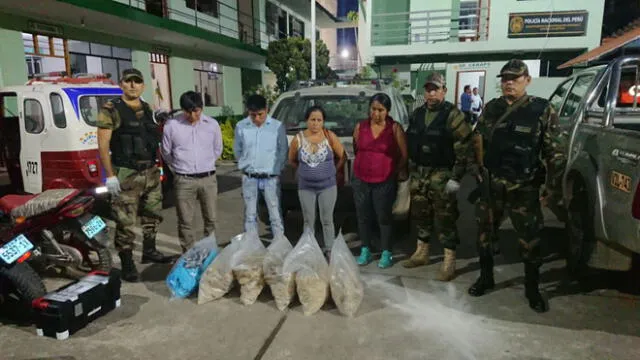 Cusco: Dos hermanos y una mujer con su hija son detenidos con una carga de droga