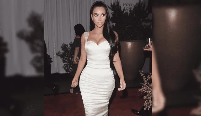 Kim Kardashian usa ajustado conjunto y deja al descubierto faja [FOTOS]