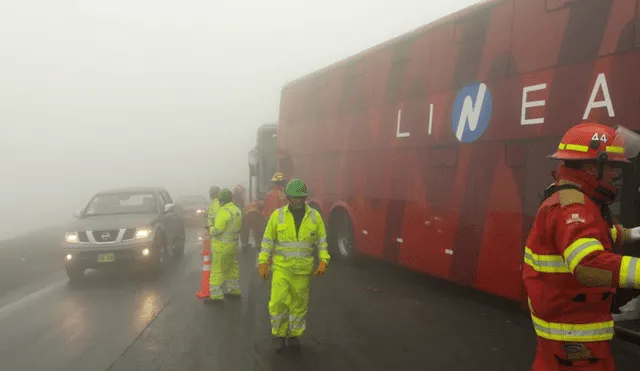 Densa neblina provoca choque de buses en variante de Pasamayo [FOTOS]