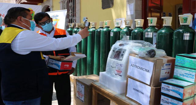 El alcalde provincial Abraham Cárdenas Romero hizo la entrega de todos estos elementos. Foto: Municipalidad de Mariscal Nieto.